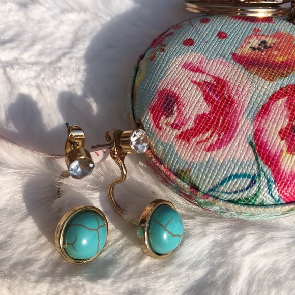 Unique shape earrings with classic style. - Picture 8 of 8